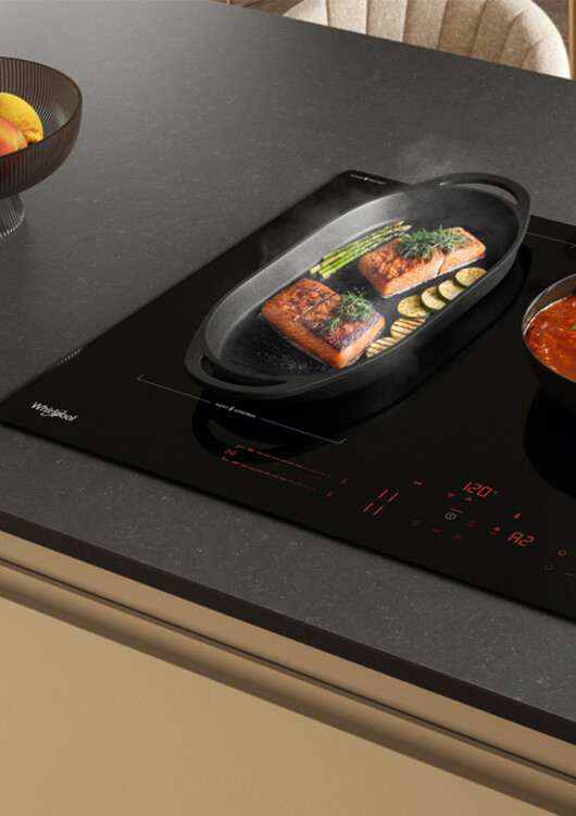 Piano a induzione Whirlpool in omaggio con cucina Arredo3